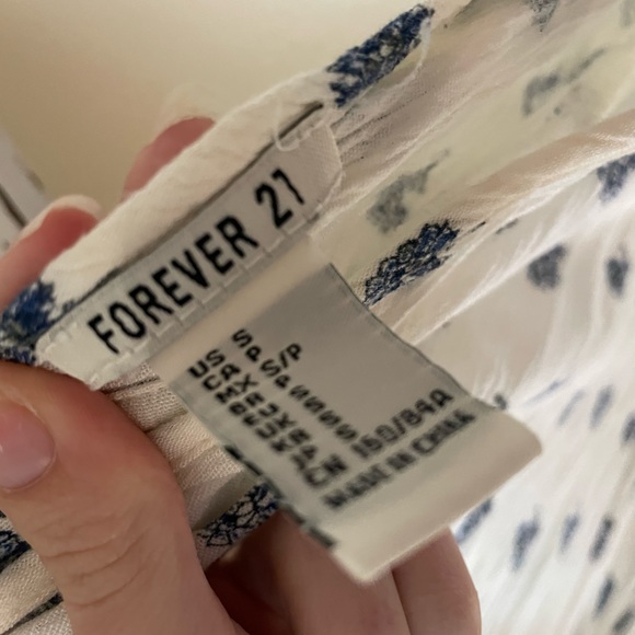 Forever 21 cream dress with blue and black details. Size small - Picture 3 of 3